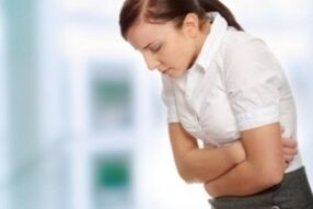 Verstopfung bei einer Frau ist ein Symptom für das Vorhandensein von Parasiten